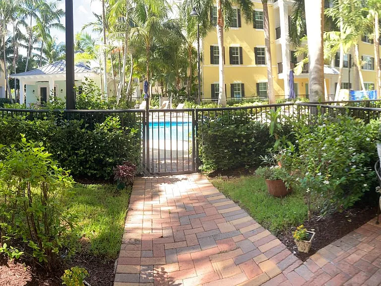 226 N Latitude Cir #101 — Photo 4