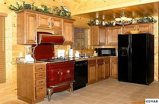 Agent Ben Jones 865-228-3868