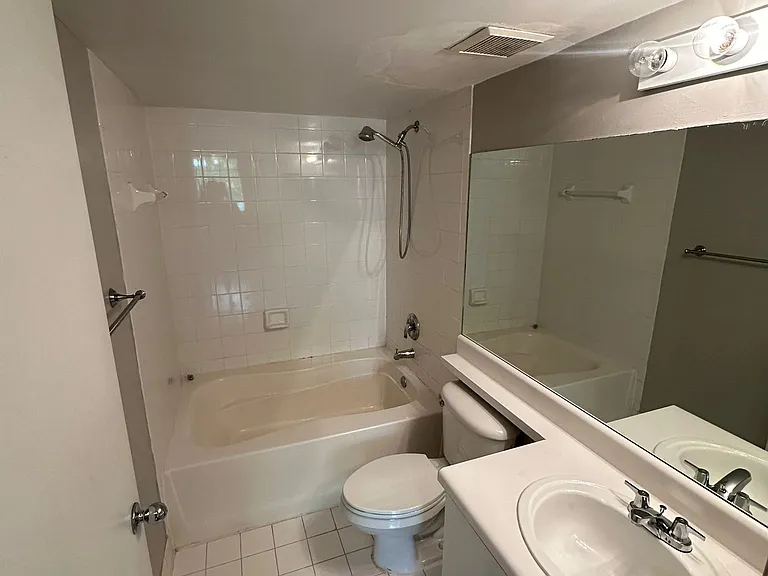 205-4828 State Highway 205 #205 — Photo 16