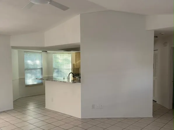 5019 Larch Ln, New Port Richey, FL 34653
