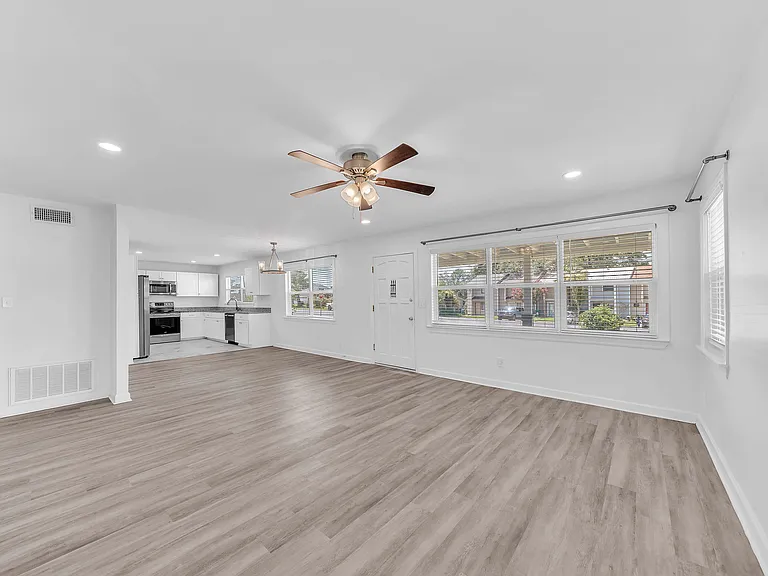 4900 S Lakewood Dr — Photo 9