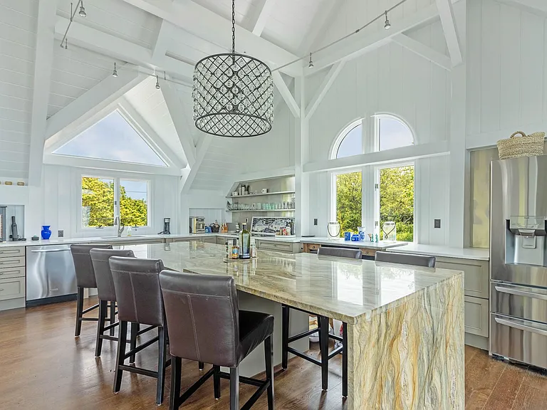 2700 Sound Dr — Photo 9