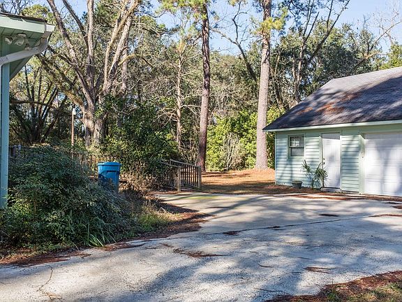 4th image of 2342 Carswell Ave