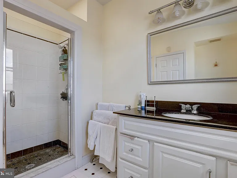 1007 N Calvert St — Photo 31