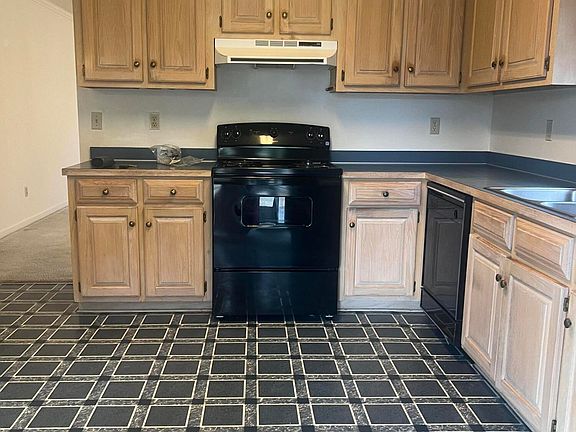 5th image of 2220 Preot St