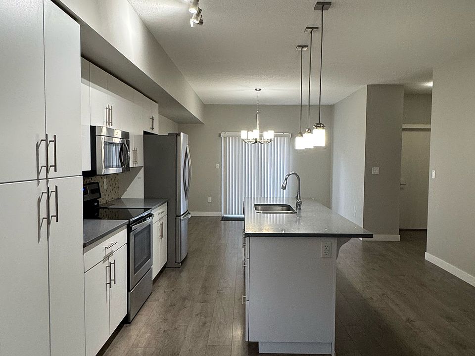 Kitchen Side