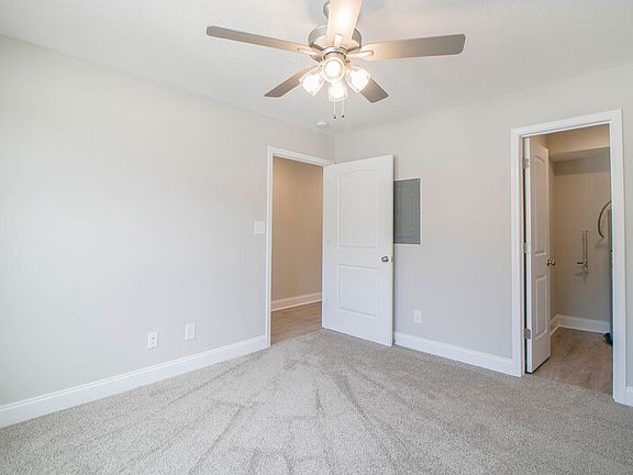 5th image of 1000-601 Henry Place Blvd