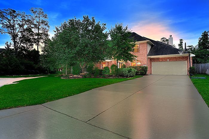 Beautiful 2-story on private, corner lot across from cul-de-sac