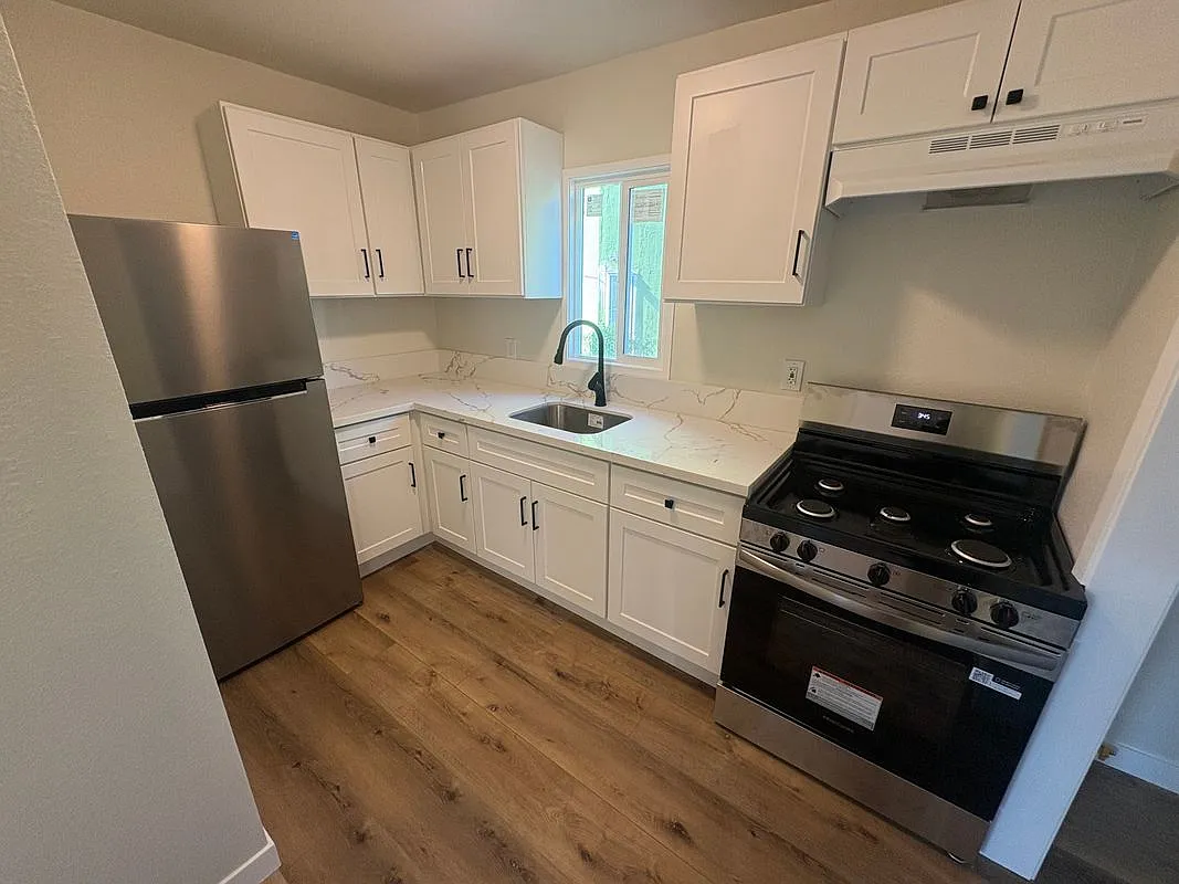 2 bed, 1.0 bath, 616 sqft, $2,600 — Photo 2