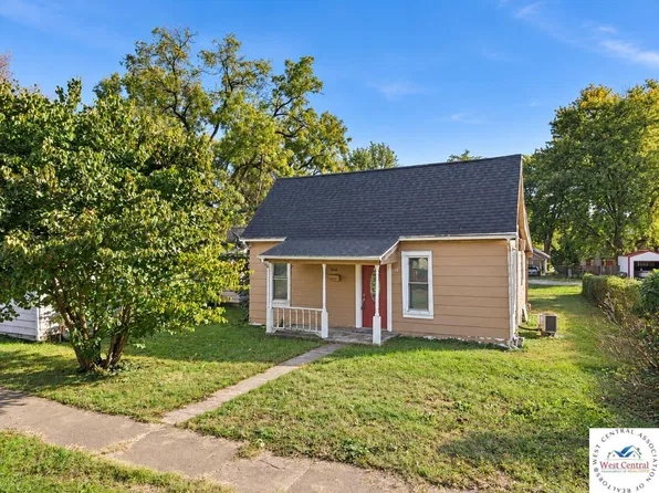 916 E 7th St, Sedalia, MO 65301
