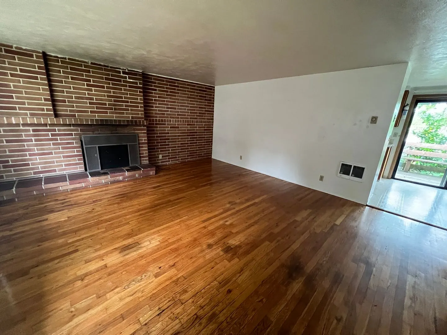 2 bedroom duplex in Friendly st neighborhood — Photo 3