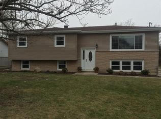 1644 Brookview Ct, Hobart, IN 46342