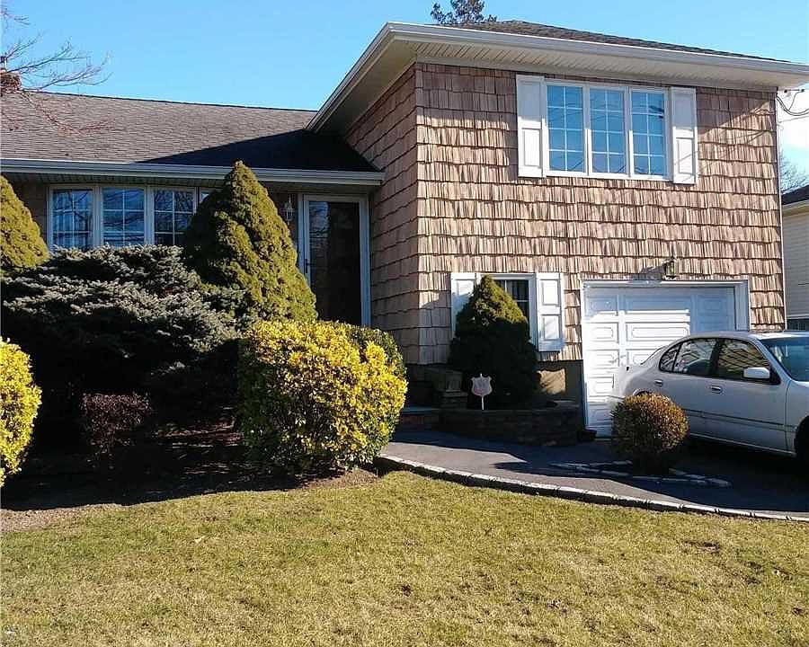 1st image of 135 2nd Ave