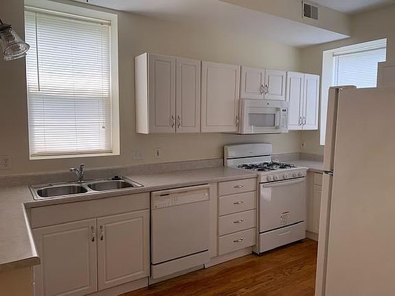 5th image of 4647 Virginia Ave