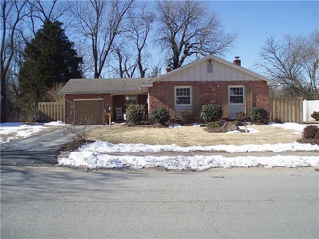 1st image of 2815 W Oakland Dr