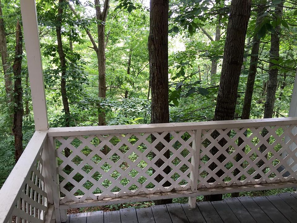 Front deck overlooking ravine