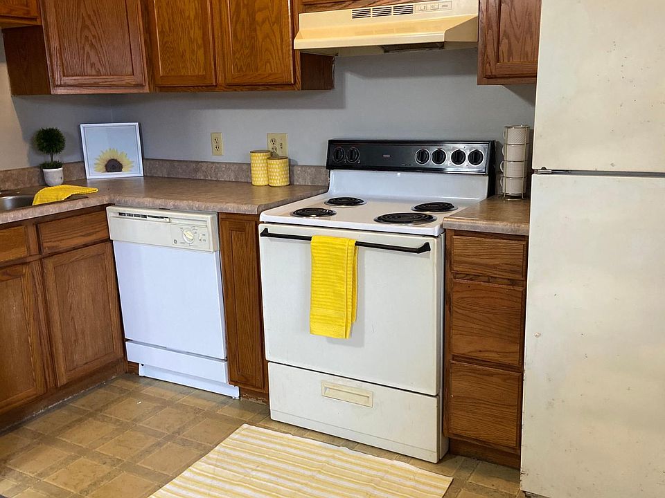 1st image of 124 Manna Dr APT 13