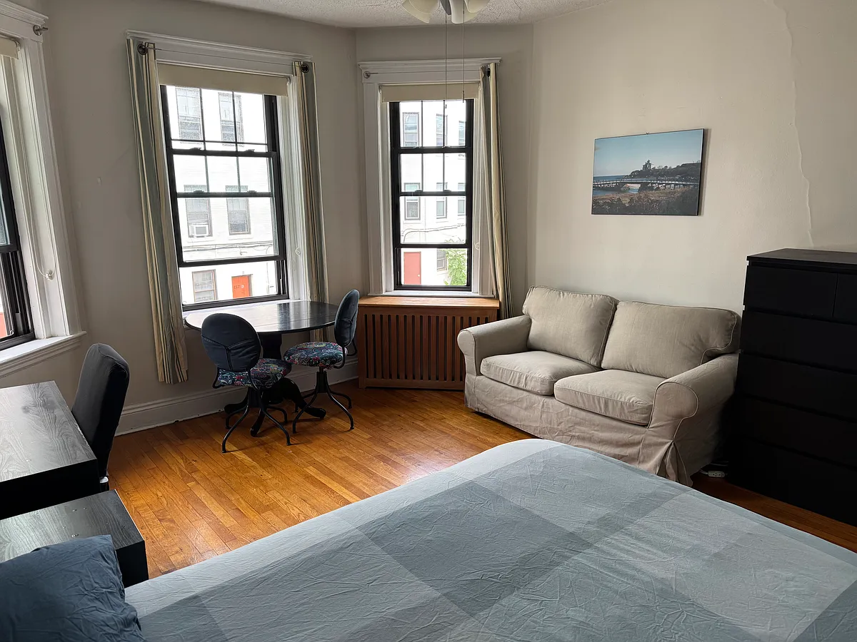 Building Photo - 317 Allston St #8