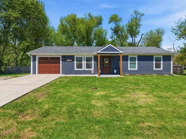 402 S Mill St, Strasburg, MO 64090