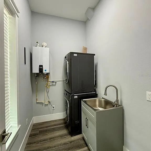 304 N 7th St — Photo 25
