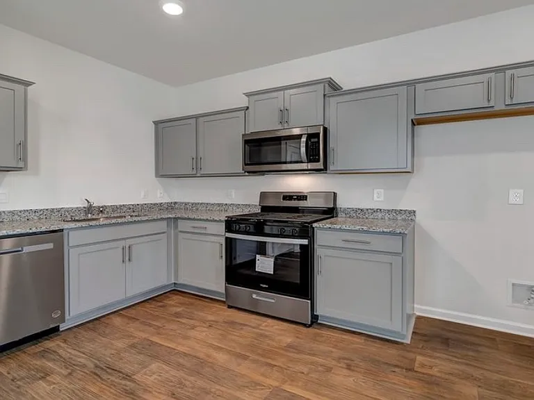 1273 Mosser Dr — Photo 4
