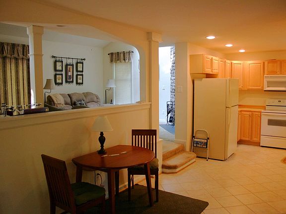 breakfast area and Kitchen