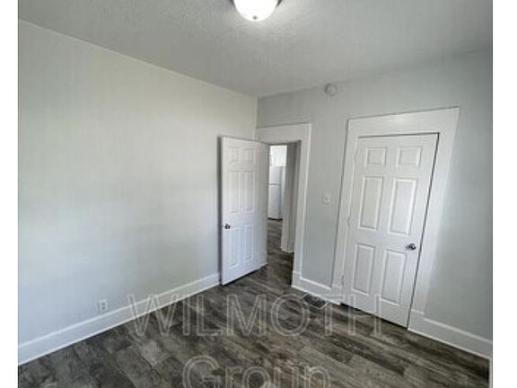 3rd image of 118 N Linwood Ave APT B