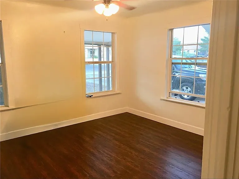4406 La Luz Ave — Photo 5