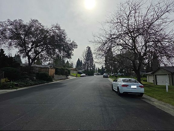 4th image of 8147 Briar Way