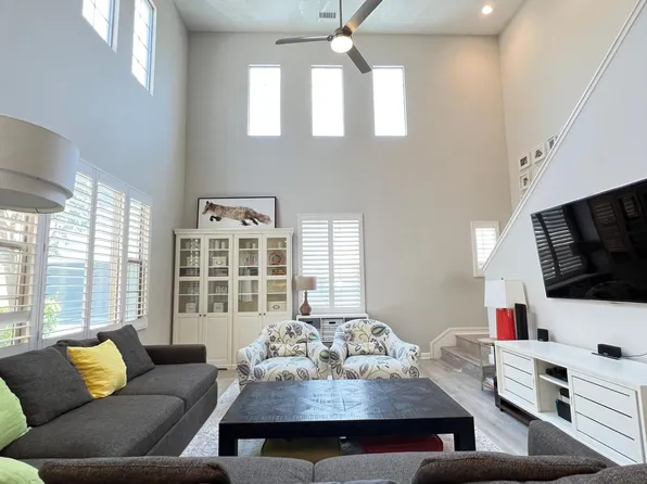126 Barrington, Irvine, CA 92618