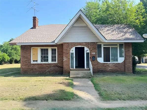 1402 W Minnesota Ave, Chickasha, OK 73018