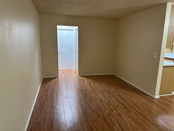 3rd image of 7635 Lankershim Blvd #21