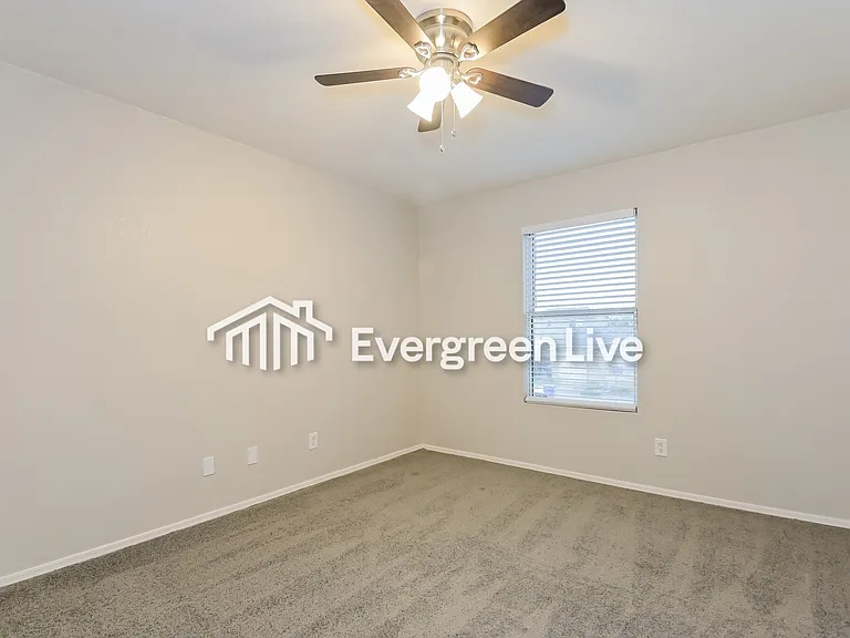 1581 E Balaton Pl — Photo 17
