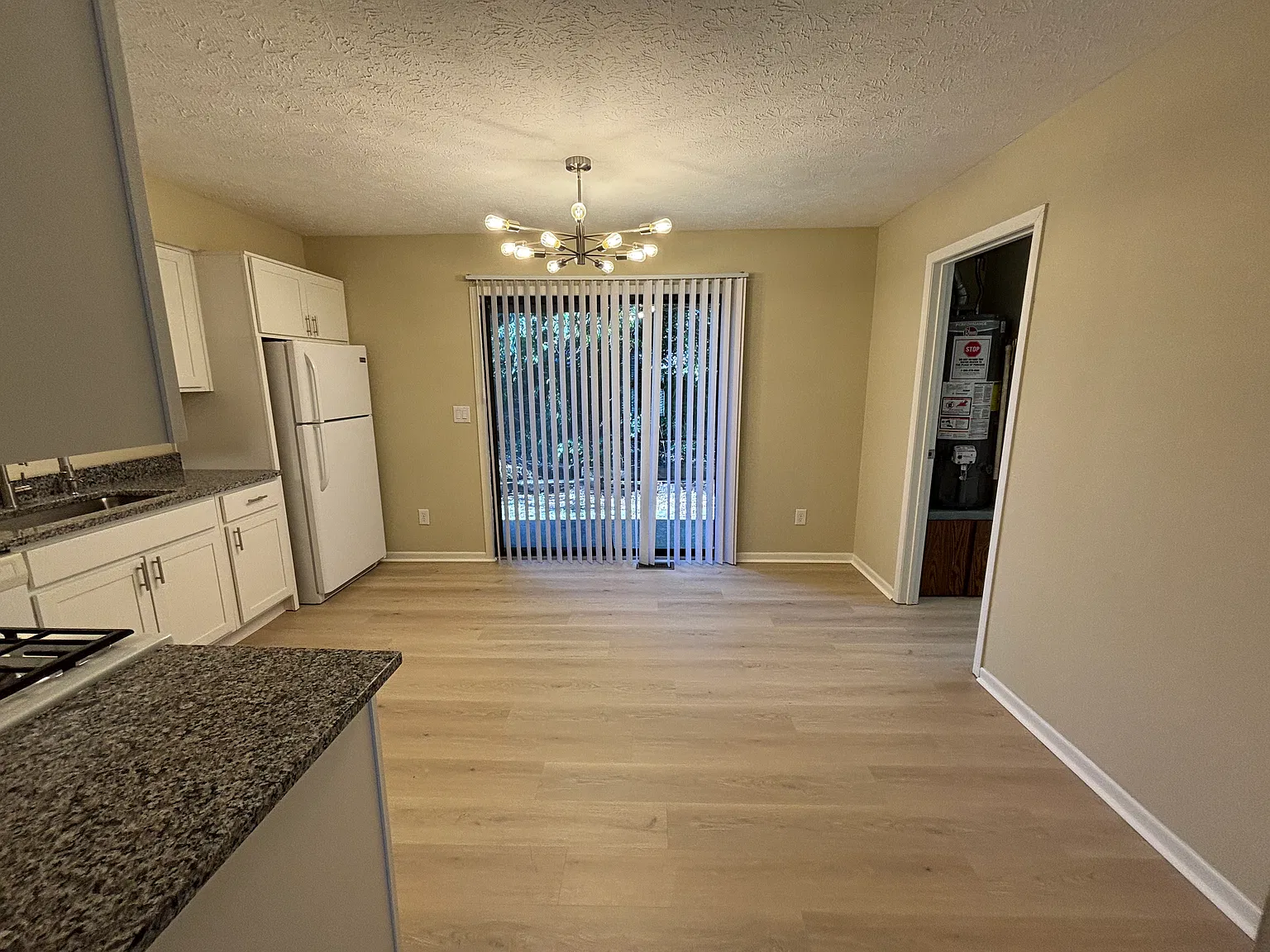 2 bed, 898 sqft, $1,395 — Photo 3