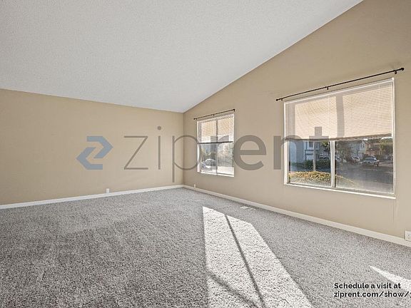4th image of 687 Scottsdale Dr