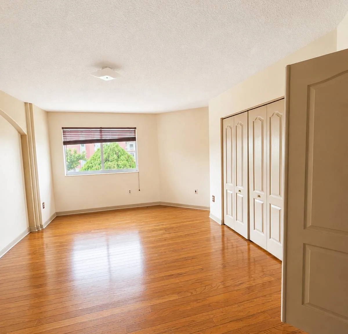 Secret Garden Condo — Photo 2