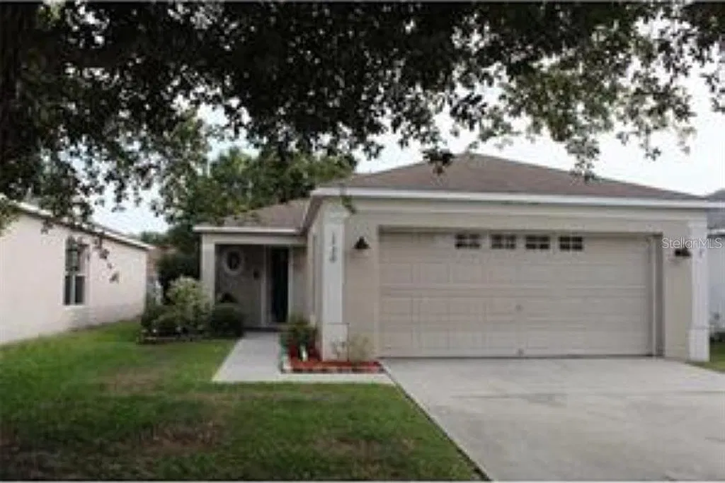 3 bed, 2.0 bath, 1298 sqft, $2,380 — Photo 1