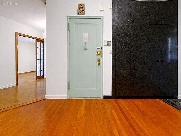 3rd image of 2 W End Ave APT 6L