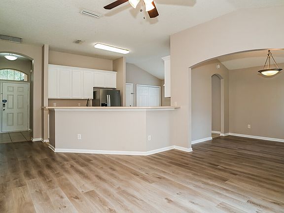 4th image of 2510 Creekfront Dr