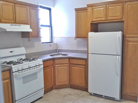 3rd image of 3137 35th St APT 2