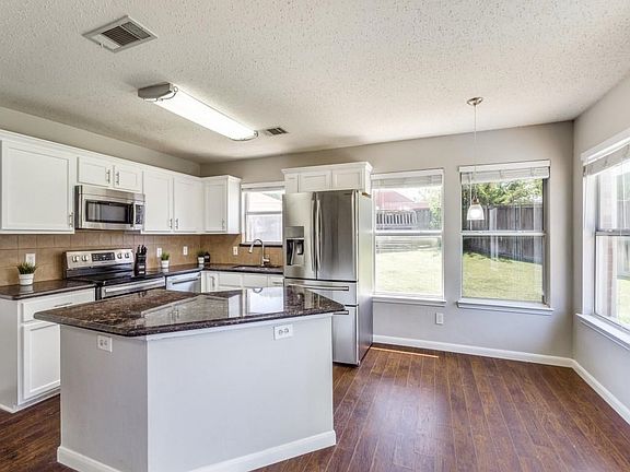 3rd image of 2004 Silverway Ln