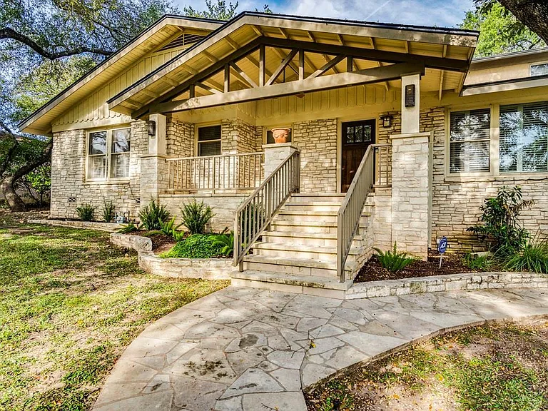 404 Almarion Dr — Photo 4