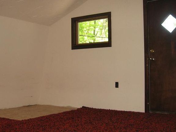 3rd image of 8234 Woodside Dr