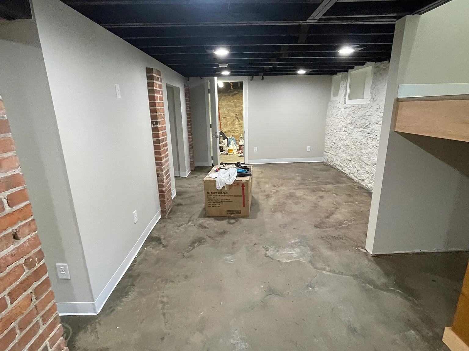 Studio, 725 sqft, $975 — Photo 4