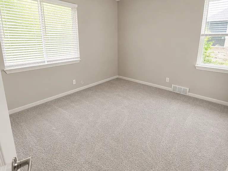 6932 NW Chapel Woods Ln — Photo 9