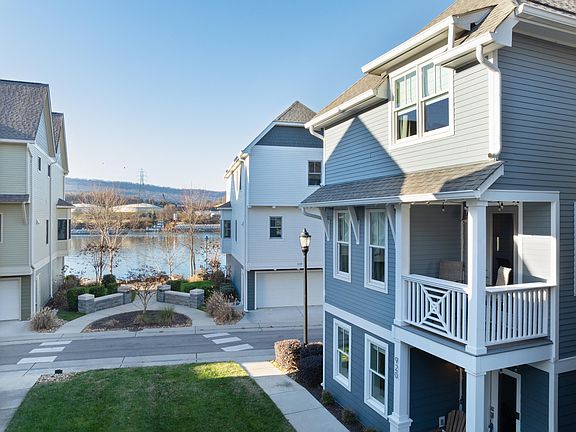 3rd image of 920 Islander Way
