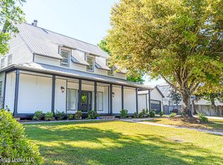 2019 Pointe Clear Dr, Biloxi, MS 39531