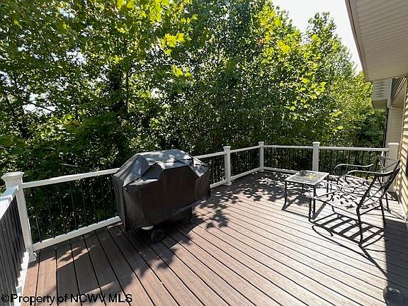 3rd image of 307 Kingsbury Ct
