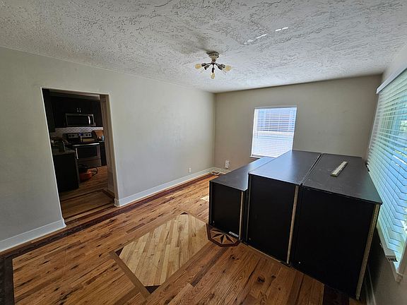 3rd image of 1263 E Hudson Ave
