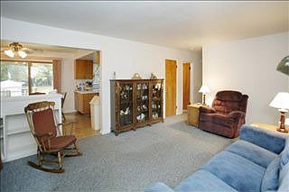 3rd image of 525 Gingham Ave